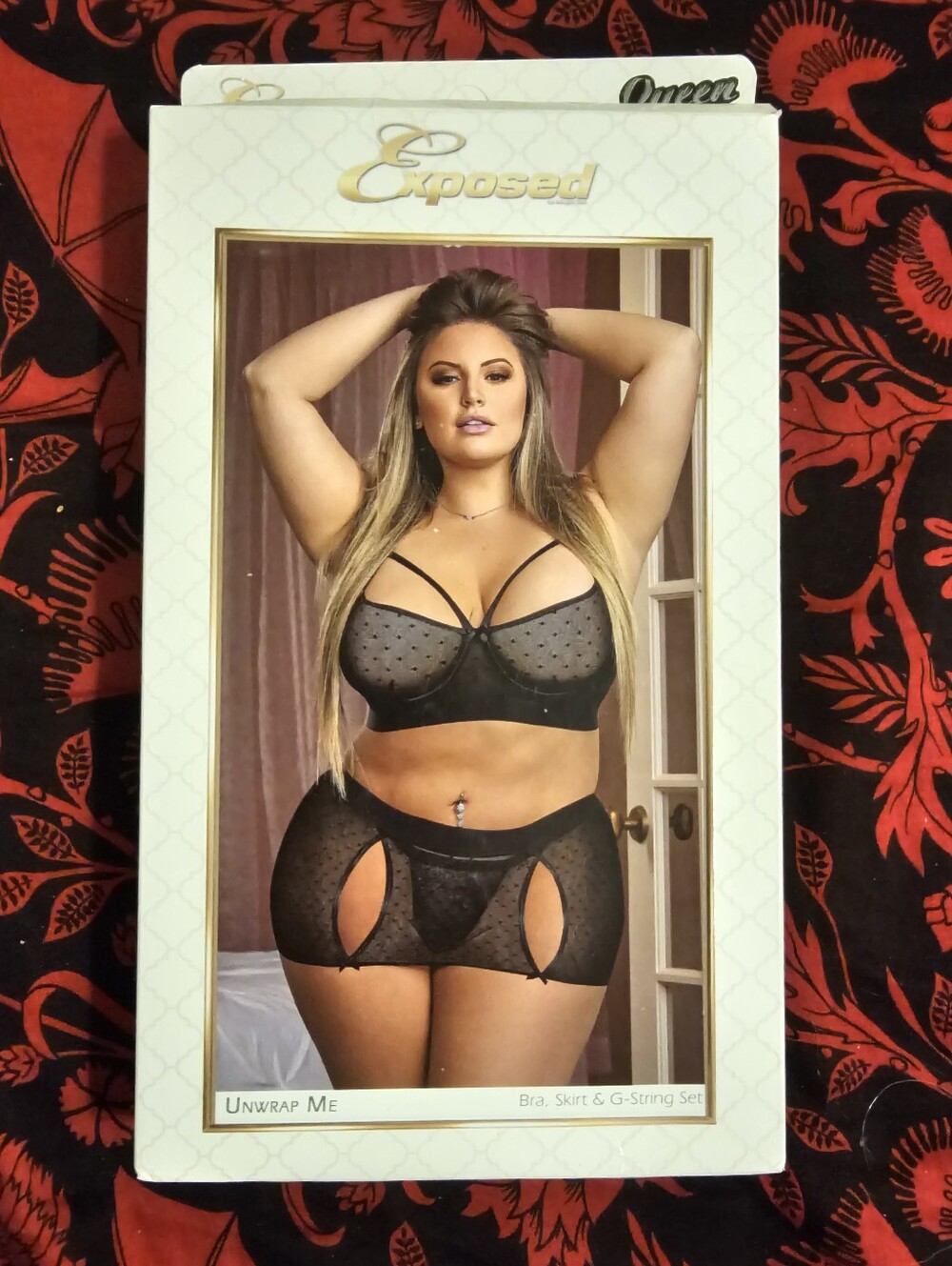 NIB Exposed Lingerie Unwrap Me Bra, Skirt, & G-string Set - Queen/Plus, Black